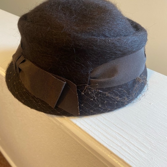 2 FOR $20 Vintage Wool LLAMASENE FREDERICK & NELSON Cloche - Picture 2 of 7